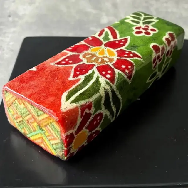 কেকের নকশা যখন নিখুঁত হয় তখন দীর্ঘ সময়ের কঠিন শ্রম দেয়া বেকিং প্রক্রিয়াটি স্বার্থক মনে হয়।