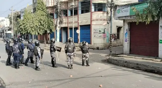 वीरगन्जमा मंगलवार बिहान ८ बजेसम्मका लागि कर्फ्यू लगाइएको छ