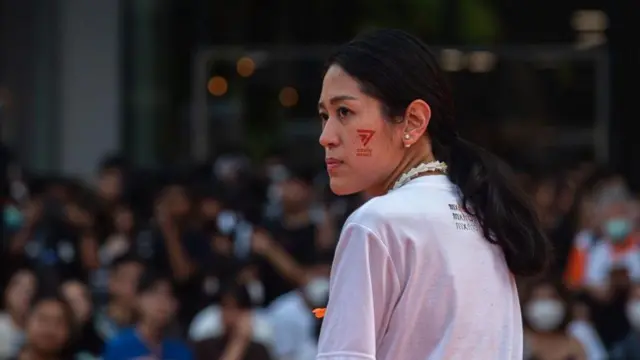 ช่อ พรรณิการ์