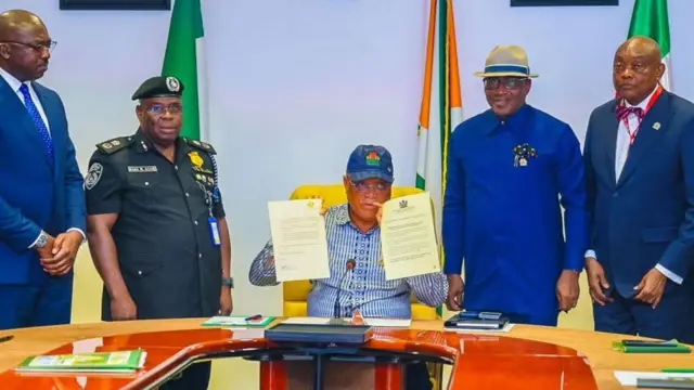 Govnor Umo Eno sign di executive order wey ban activities of masquerades for Akwa Ibom state 