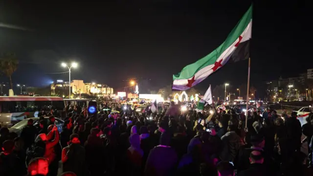 مظاهرات في دمشق للاحتجاج على الهجمات التي نفذتها فلول نظام الأسد ضد عناصر إدارة الأمن العام في اللاذقية، في 6 مارس آذار 2026.