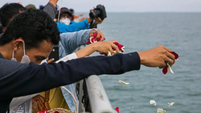 Keluarga korban Sriwijaya Air