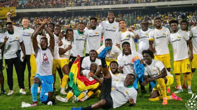 Group foto of the team afta dem seal qualification