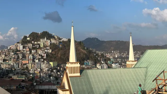 मिज़ोरम में औपचारिक रूप से यहूदी धर्म अपनाने की जानकारी 20वीं सदी के आख़‍िर में ही म‍िलती है