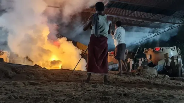 देवासेना गैलरी के 32 मूर्तिकारों ने नटराज मूर्ति के निर्माण में योगदान किया.