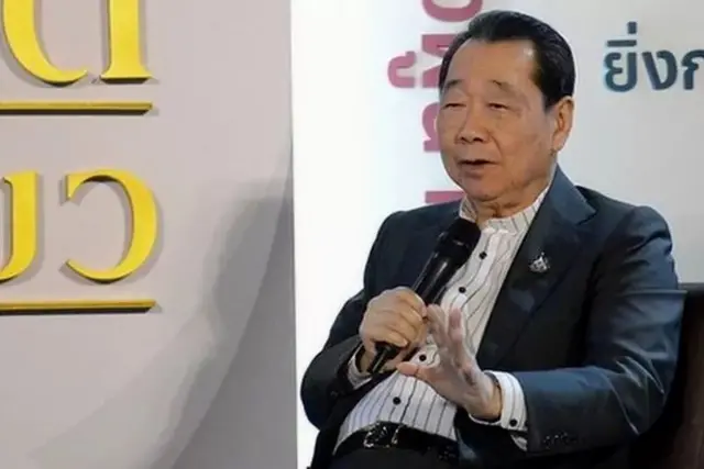 ธนินท์ เจียรวนนท์ ประธานอาวุโสบริษัทเครือเจริญโภคภัณฑ์ ผู้ถือหุ้นใหญ่ บริษัท ทรู คอร์ปอเรชั่น จำกัด