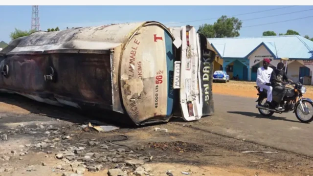 Aworan tanka epo to fẹgbẹ lelẹ