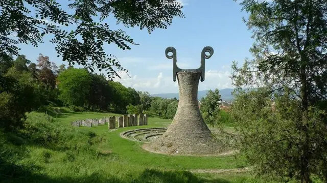 Bogdan Bogdanović, arhitekta, spomenici
