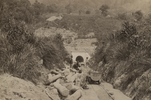 Tambang batu bara Ombilin di Sawahlunto