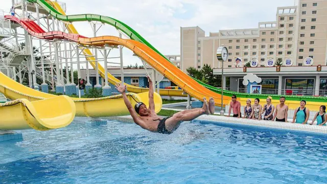 منطقه تفریحی ساحلی وونسان کالما با حضور کیم جونگ اون، رهبر کره شمالی، افتتاح شد