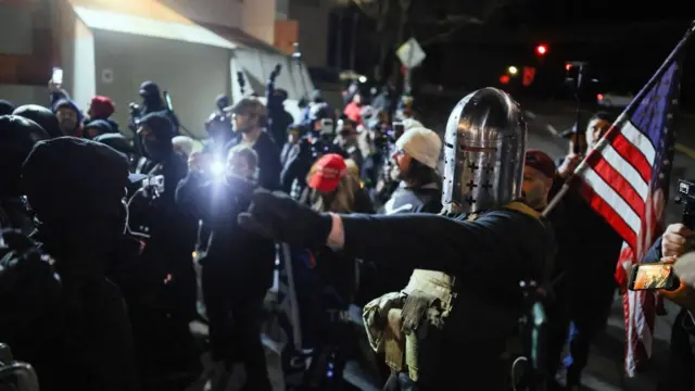 تظاهرات شبانه در میناپولیس امریکا 