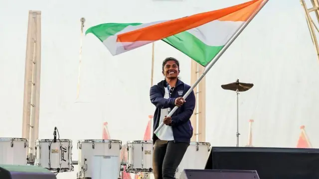 நேத்ரா குமணன்