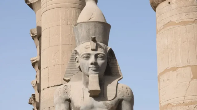 Hoton gunkin Fir'auna