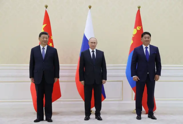 Tổng thống Nga Vladimir Putin gặp Chủ tịch Trung Quốc Tập Cận Bình và Tổng thống Mông Cổ Ukhnaa Khurelsukh tại Samarkand