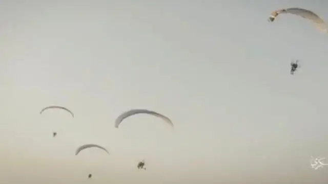 حماس نشرت مقاطع فيديو لعناصرها يستقلون طائرات شراعية ويهجمون على مواقع إسرائيلية
