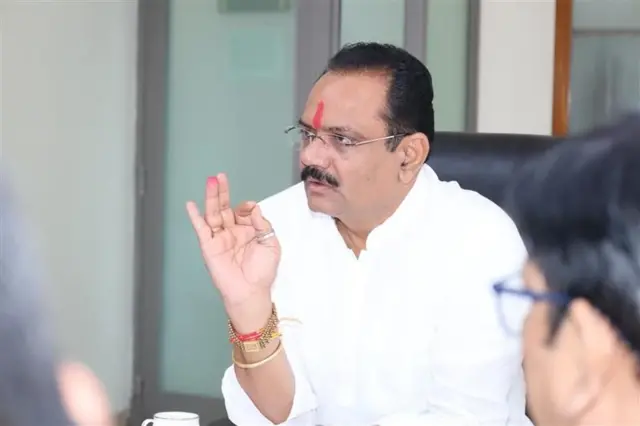 માવઠાને કારણે કપાસના પાકને નુકસાન, બીબીસી ગુજરાતી, ગુજરાતમાં ખેતી, ગુજરાતના ખેડૂતો, ભૂપેન્દ્ર પટે, જિતુ વાઘાણી, ભાજપ, કૉંગ્રેસ, આમ આદમી પાર્ટી, ગુજરાત સરકારની સહાય, મગફળીને નુકસાન