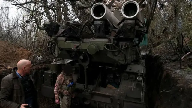 বাখমুটের কােছ জঙ্গলে লুকানো বুক বিমান ও ক্ষেপণাস্ত্র বিরোধী ইউনিট