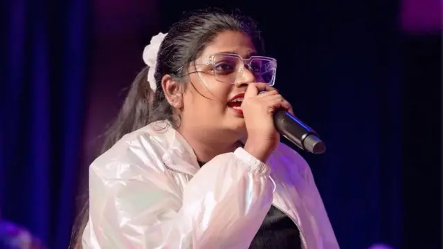 பாடகர் இசைவாணி