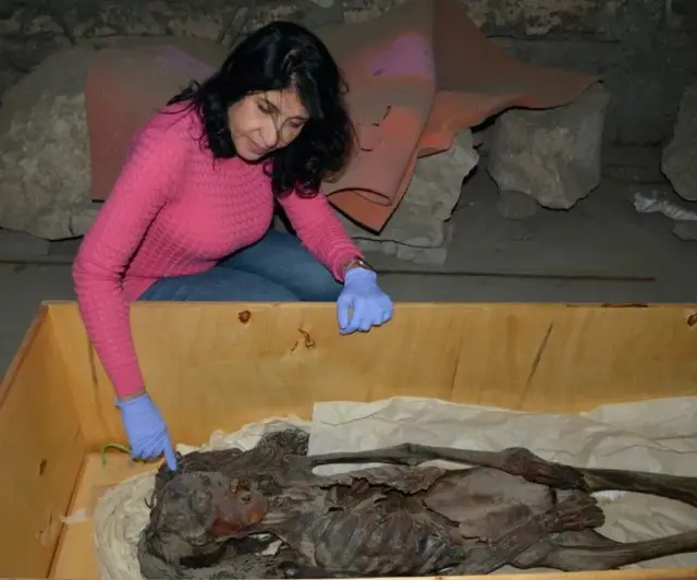 ፕሮፌሰር ሳሃርን እታ ‘ስክሪሚንግ ዎመን’ ተባሂላ እትጽዋዕ ምሙየን 