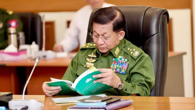 ဇန်နဝါရီ ၃၁ မှာ ကျင်းပမယ့် ကာလုံအစည်းအဝေးမှာ ပုဒ်မ ၄၂၅ ကို ဆက်သုံးပြီး နောက် ၆ လ တိုးသွားနိုင်တယ်လို့ သုံးသပ်နေကြပါတယ်။