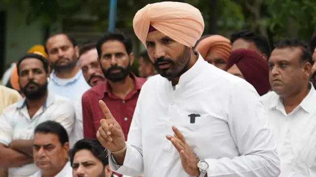 ਕਾਂਗਰਸੀ ਆਗੂ ਅਤੇ ਪੰਜਾਬ ਇੰਚਾਰਜ ਅਮਰਿੰਦਰ ਸਿੰਘ ਰਾਜਾ ਵੜਿੰਗ