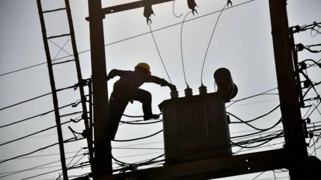 গ্যাস-ভিত্তিক বিদ্যুৎ কেন্দ্রগুলোতে গ্যাসের যে চাহিদা রয়েছে সেটির বিপরীতে সরবরাহ করা হচ্ছে ৪০ শতাংশের মতো