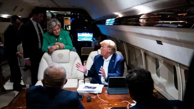 ထရမ့် နဲ့ အိမ်ဖြူတော်အရာရှိချုပ်အဖြစ် လျာထားခံရသူ ဆူဇီဝိုင်း