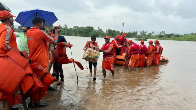 લોકોનો બચાવ