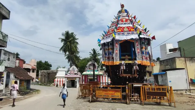 பெரம்பலூரில் கடைசி நிமிடத்தில் நிறுத்தப்பட்ட தேர் திருவிழா