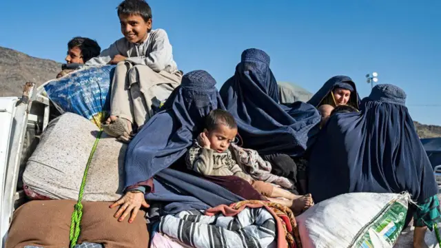 ښځې او ماشومان