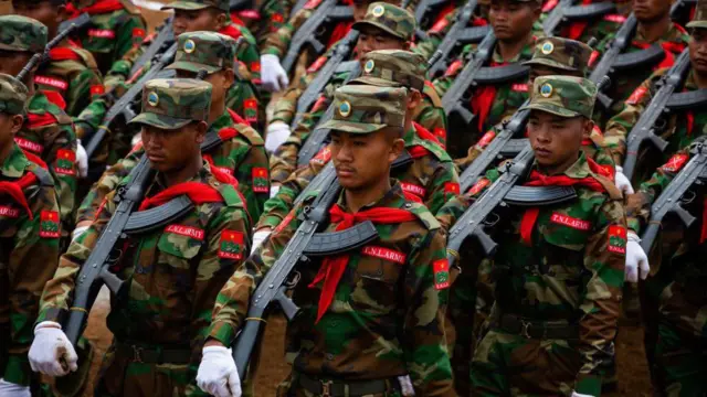 TNLA တပ်ဖွဲ့ဝင်တချို့ (ပုံဟောင်း)