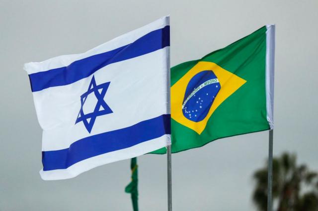 Bandeiras de Israel e Brasil