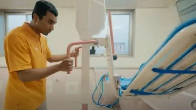 नेपाली केअरगिभर मनोज विश्वकर्मा