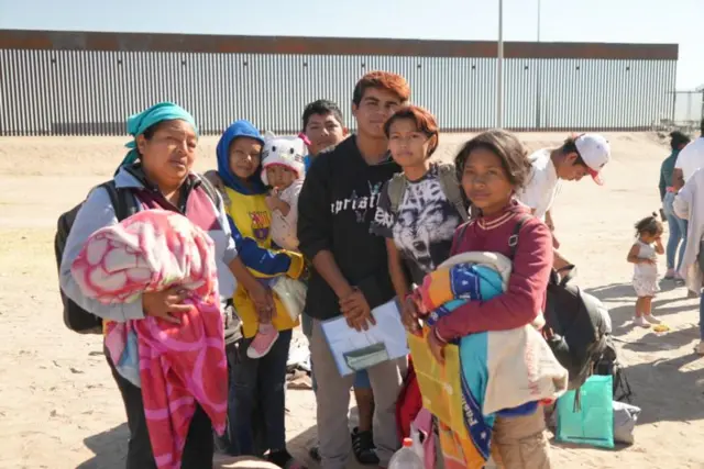 રોસારિયો મેડિના તેમના પરિવાર સાથે