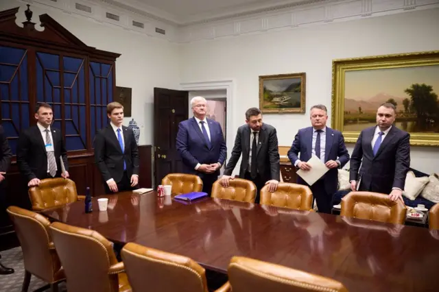 США