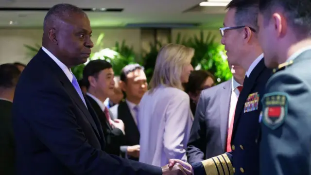 ရှန်ဂရီလာကို လာတက်ရင်းသား အမေရိကန်-တရုတ် နှစ်နိုင်ငံ သီးခြား တွေ့ဆုံမှု ၂ နှစ်ဆက်ပြုလုပ်