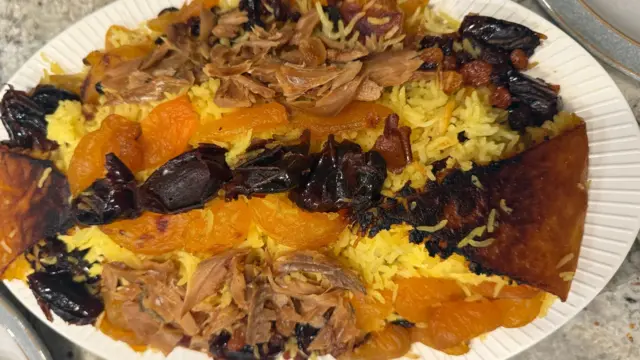 ویدیوی کامل طرز تهیه سوتی پلو با ماهی دودی را در یوتیوب بیبیسی فارسی ببینید