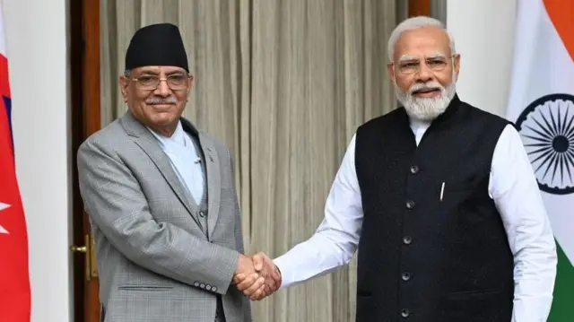 नेपाल के प्रधानमंत्री पुष्प कमल दाहाल प्रचंड और पीएम मोदी