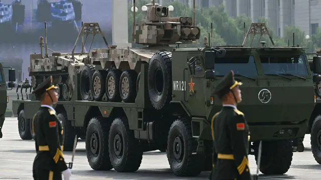 参加阅兵的无人战车