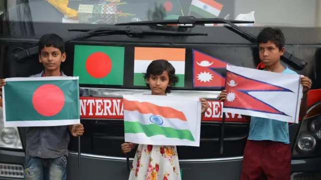 ভারতের ফুলবাড়ী সীমান্তে ঢাকা থেকে সরাসরি কাঠমাণ্ডু বাস পরিষেবার পরীক্ষামূলক যাত্রা - ফাইল চিত্র