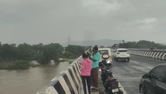 தாமிரபரணி 