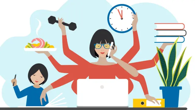 صورة تعبيرية لأم تحاول التوفيق بين عملها وأطفالها وأعمال المنزل