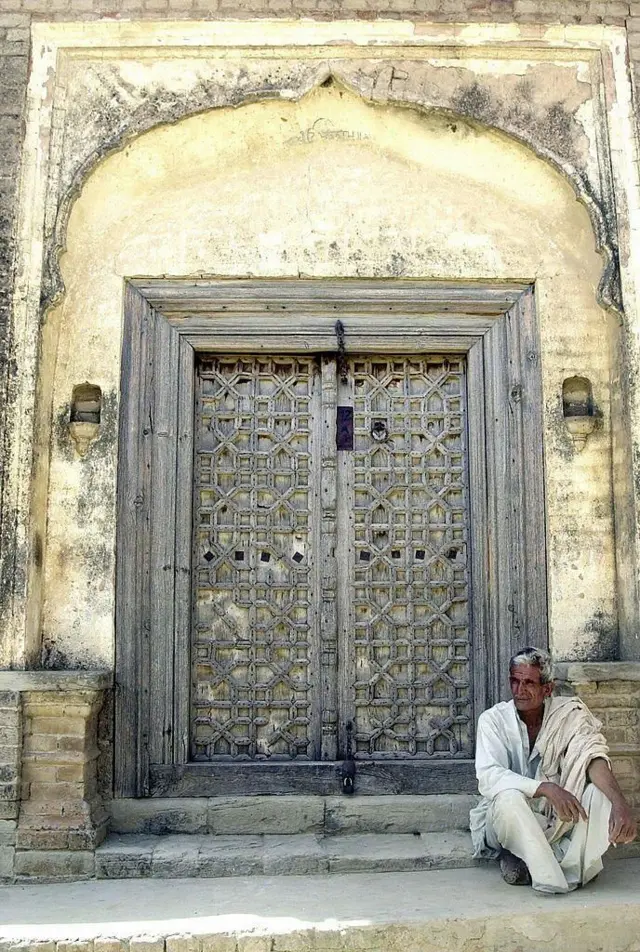 गाह में अब मनमोहन सिंह के बचपन की यादें ही बची हैं