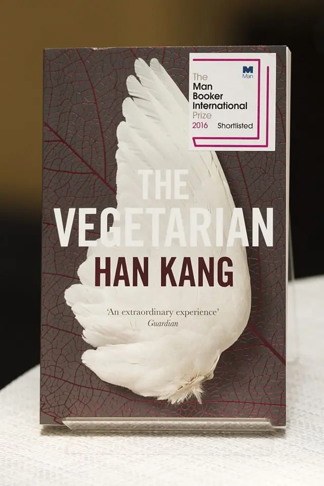 नोबेल विजेती लेखिका हान कांग यांनी लिहिलेली 'द व्हेजिटेरियन' ही कादंबरी 