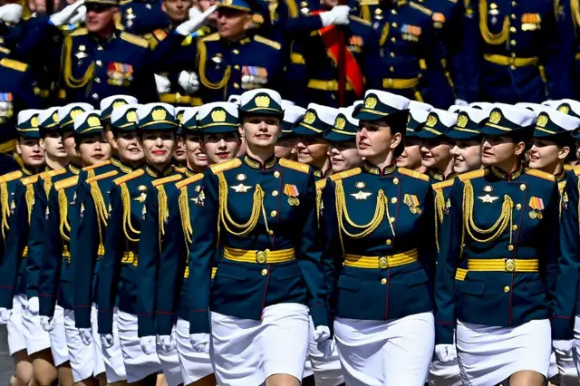 Москвада өткөн парад. Сүрөт архивден алынды