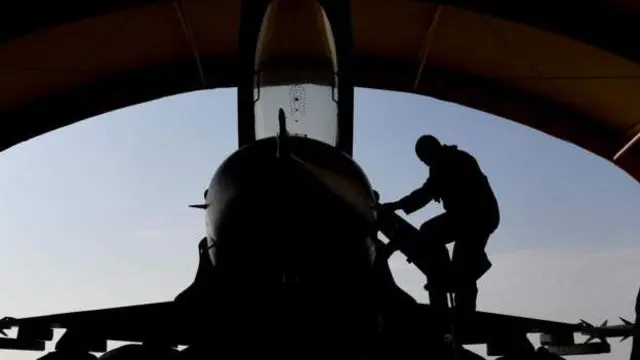 মধ্যপ্রাচ্যে যুদ্ধ বিমানসহ আরো সেনা পাঠাচ্ছে যুক্তরাষ্ট্র