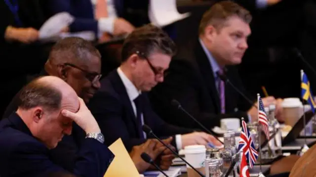 نشست وزرای دفاع