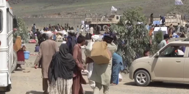 हजारो नागरिकांवर बेघर होण्याची वेळ आलीय