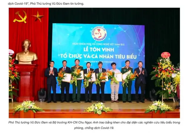 Một hình ảnh thời còn đương chức, khi Phó thủ tướng Vũ Đức Đam và bộ trưởng Chu Ngọc Anh cùng trao thưởng cho Việt Á và ca ngợi thành công chống dịch.