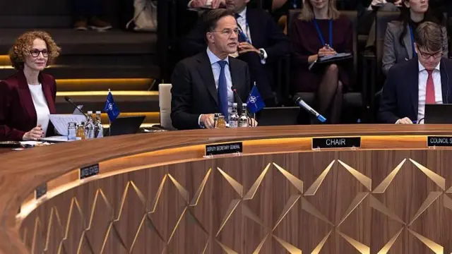 با پایان مذاکرات مقامهای آمریکایی و روس در مسکو، وزرای خارجه کشورهای عضو ناتو در بروکسل تشکیل جلسه دادهاند.